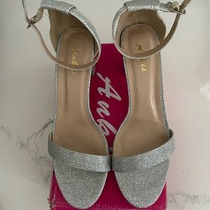 Ankis size 8.5 sandal